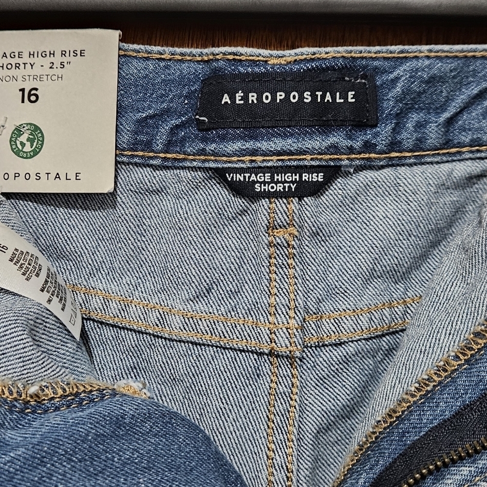 Aeropostal/vintage/ high-rise/denim shorts/ floral details/blue color/size 16 - Picture 6 of 13